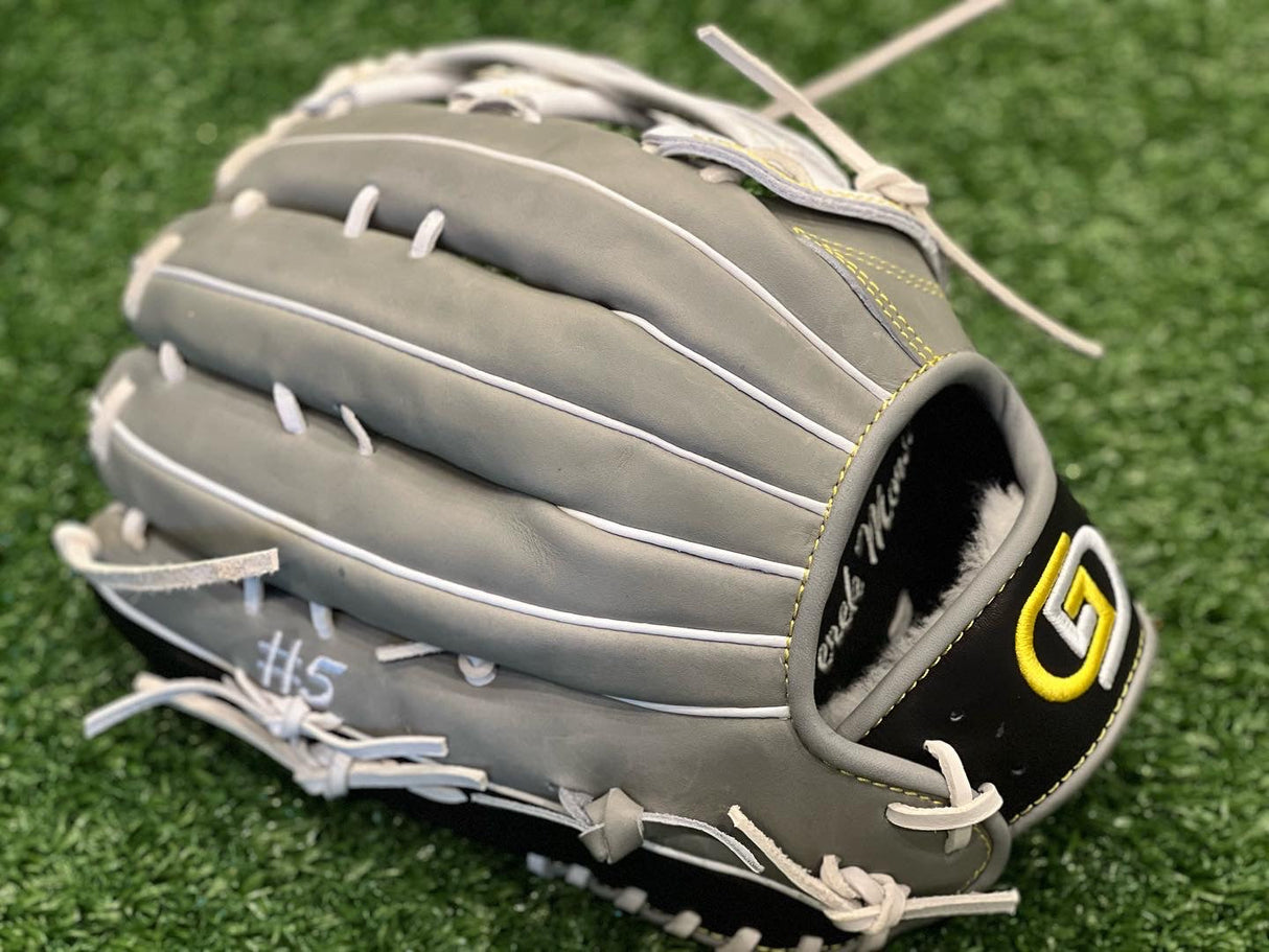 CUSTOM GAMEDAY SUPPLY FIELDING GLOVES & MITTS Gameday Supply llc